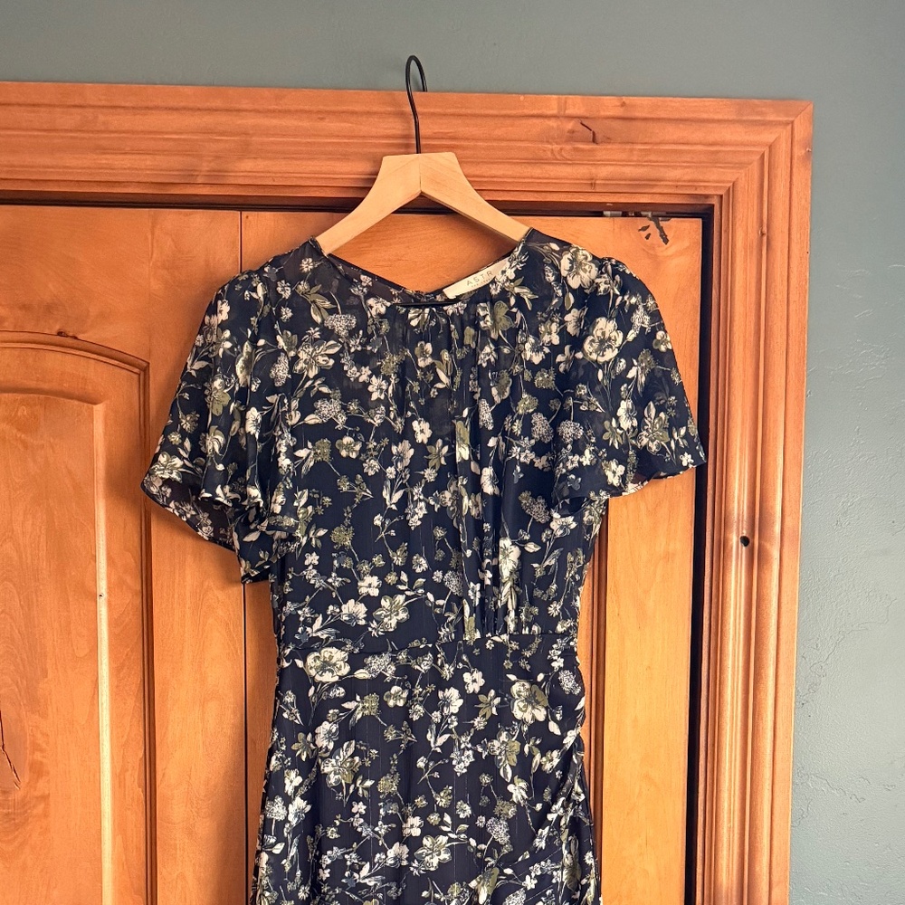 ASTR The Label Flutter Sleeve Maxi Dress – Blue Floral – XS